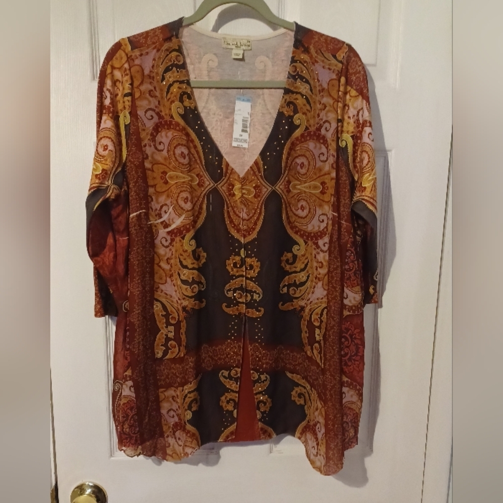 live and let live V-Neck Paisley Tunic in Brown, Rust and Gold